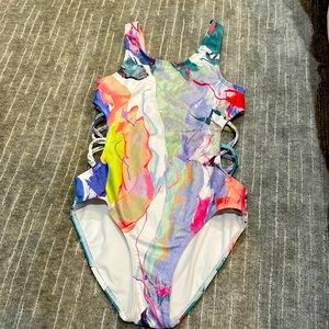 Marble full bathing suit! Size 10 Kids. So cute perfect for a birthday gift.